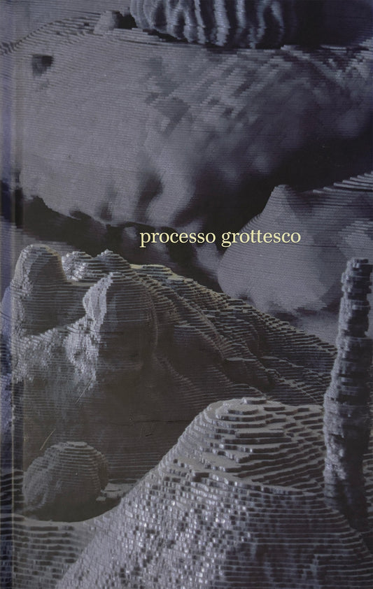 Book cover of "Processo Grottesco", with a textured layered surface reminiscent of a cave pictured